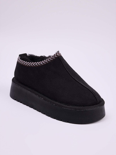 Trendyol Boots en noir, Vue avec produit