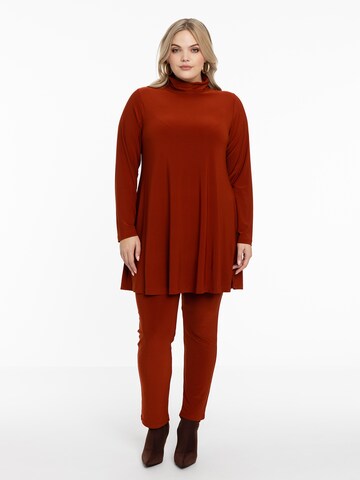 Coupe slim Pantalon 'Dolce' Yoek en rouge