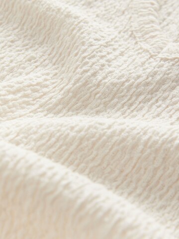 Next Top in Beige