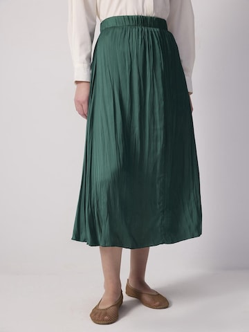 Touche Prive Skirt in Green