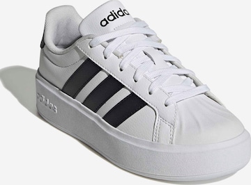 balta ADIDAS SPORTSWEAR Sportbačiai 'STREETTALK BOLD': priekis