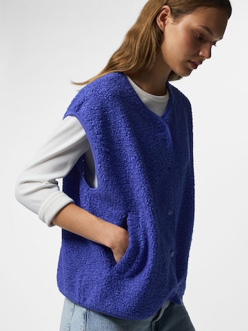Gilet 'KATTY' di PIECES in blu