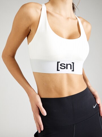 Bustier Soutien-gorge de sport super.natural en blanc