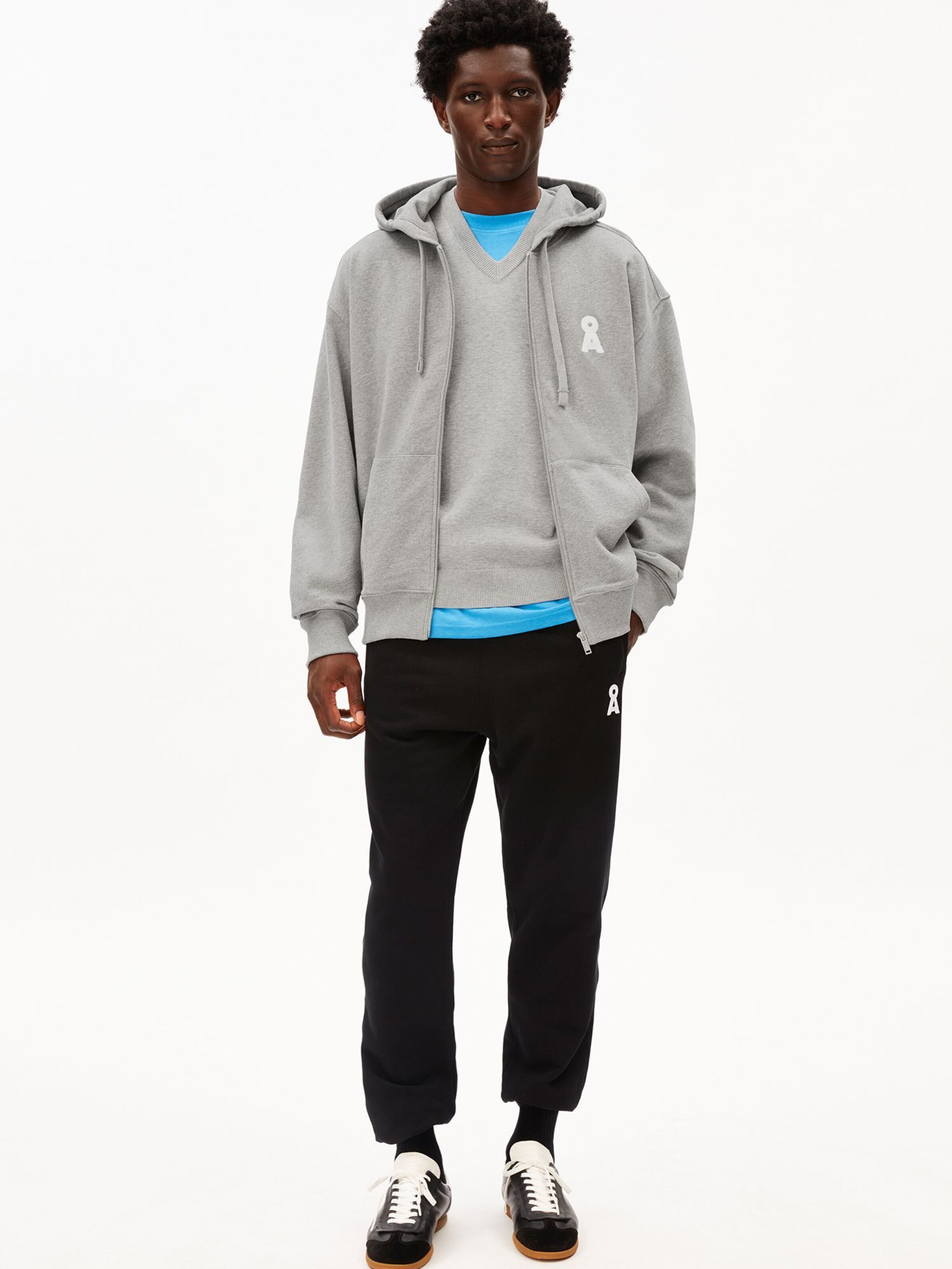 ARMEDANGELS Sweatvest in Grijs: voorkant