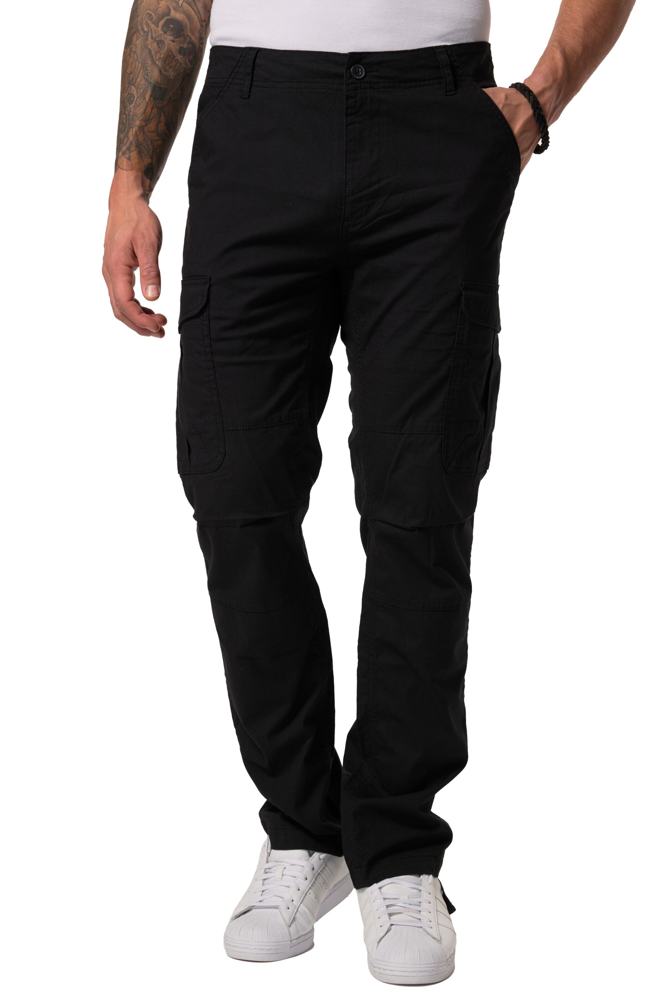 JP1880 Regular Cargo Pants in Black: front