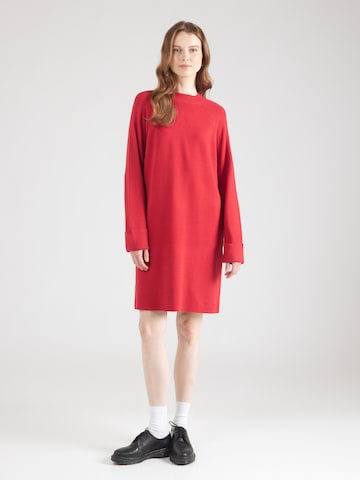 Robes en maille 'VMGOLD' VERO MODA en rouge : devant