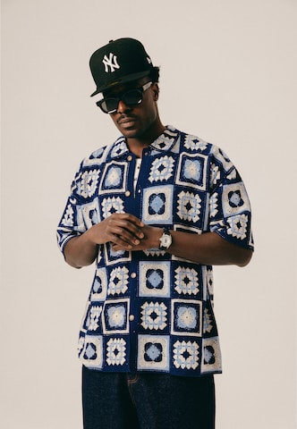 Coupe regular Chemise 'Crochet Granny' BLKVIS en bleu : devant