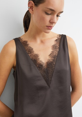 COMMA Top in Bruin