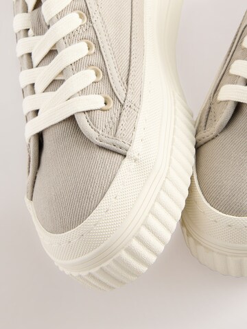 Baskets basses 'Forever Comfort' Next en gris