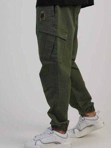 SikSilk Regular Sporthose 'Slim Fit Cargos'‌‌‌‌‌ in Grün: Vorderseite