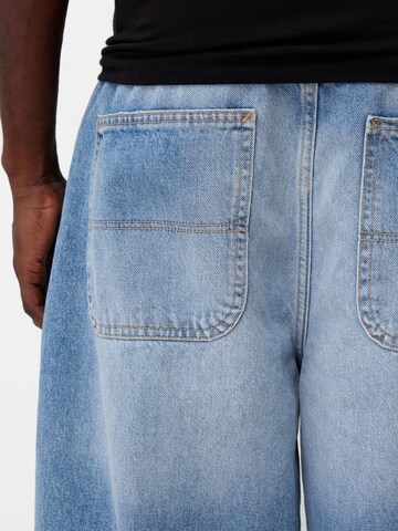 Bershka Loose fit Jeans in Blue