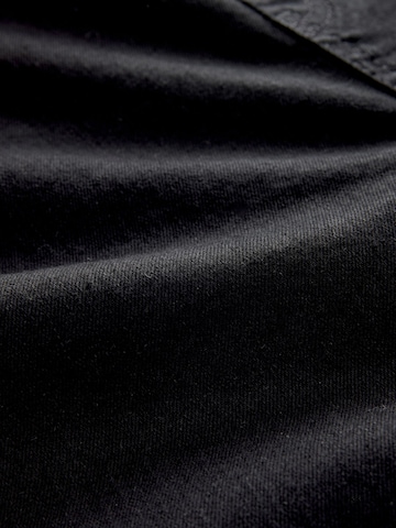 Next Laienev Teksapüksid, värv must