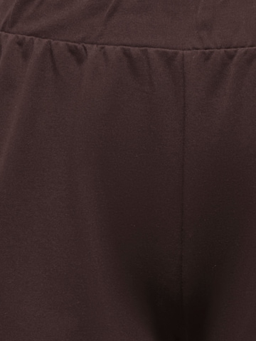 Wide leg Pantaloni 'CARABBY' di ONLY Carmakoma in marrone