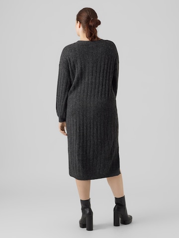 Vero Moda Curve - Vestido de malha 'Doffy' em cinzento