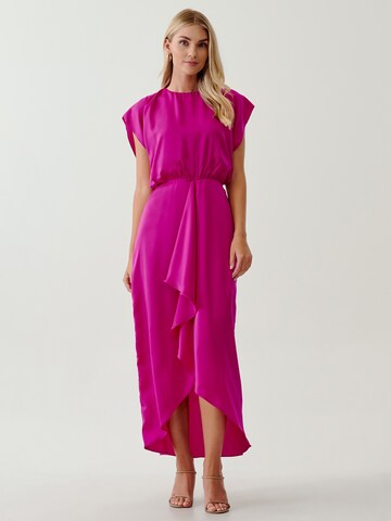 Tussah Φόρεμα 'MADILYN' σε ροζ: μπροστά