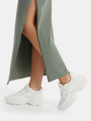 Sneaker bassa di Bershka in bianco