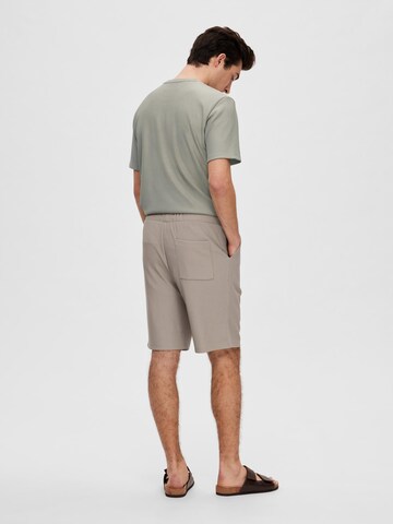 SELECTED - regular Pantalón en gris