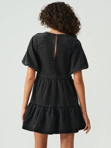 St MRLO Dress 'RAISE' in Black: back