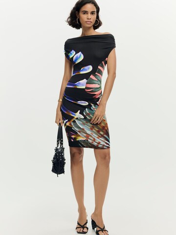 Rochie 'M. C. Lacroix' de la Desigual pe negru: față