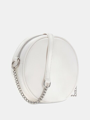 GUESS Umhängetasche in Weiß