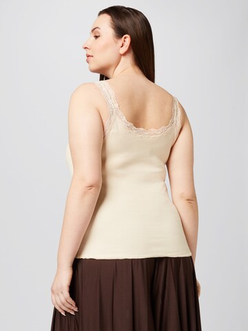 Guido Maria Kretschmer Curvy Top 'Luise' in Beige: terug