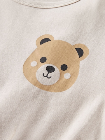 Pijamale de la NAME IT pe bej