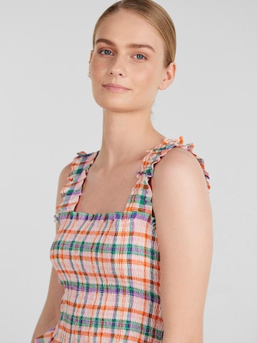 Top 'Josi' de la PIECES pe roz