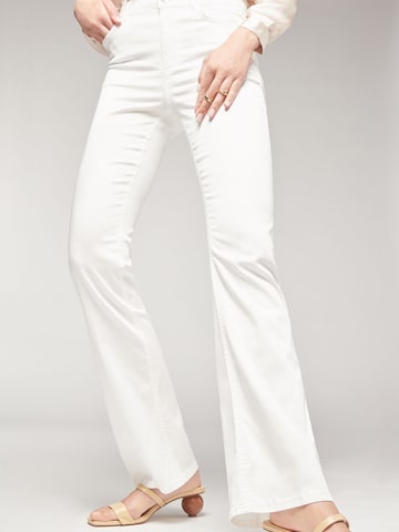 CALZEDONIA Flared Jeans in White