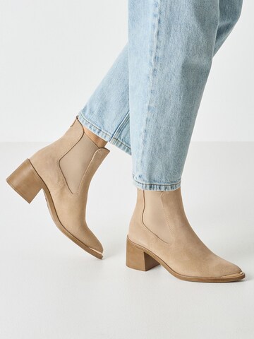 Tamaris Chelsea boots in Beige: voorkant