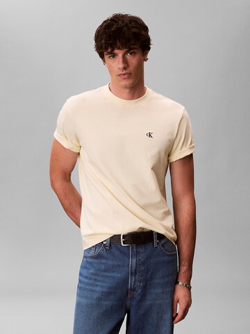 T-Shirt Calvin Klein Jeans en jaune : devant