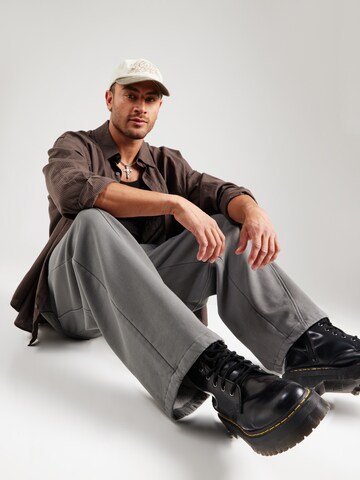 Largi Pantaloni de la WEEKDAY pe gri