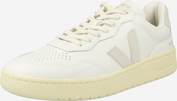 VejaNiske tenisice 'V-90' - bijela boja: prednji dio