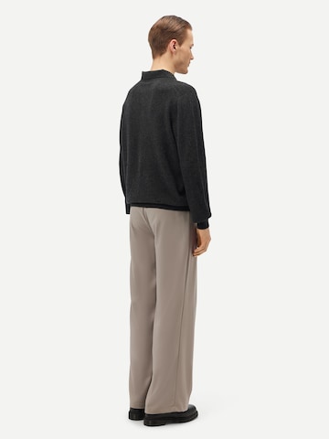 GOBI Cashmere Sweater in Grey