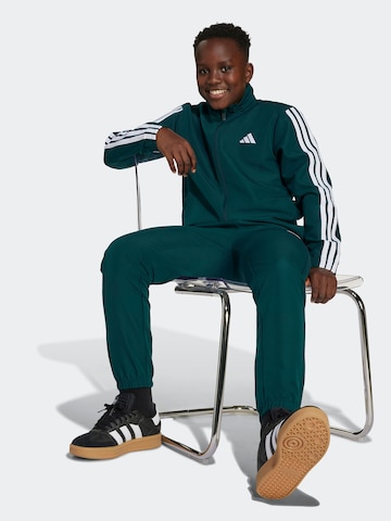 ADIDAS SPORTSWEAR Treenipuku värissä vihreä