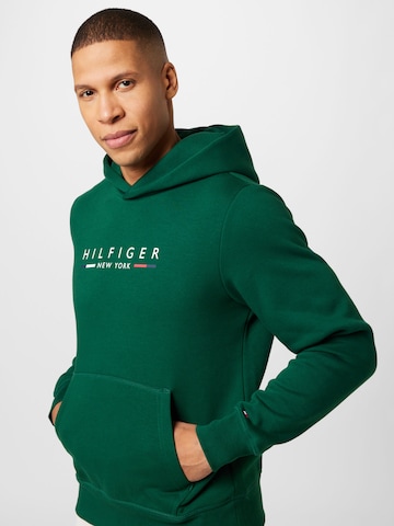 TOMMY HILFIGER Sweatshirt 'NEW YORK' in Grün