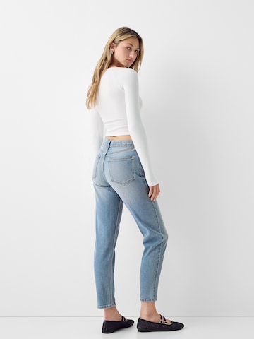 Bershka Tapered Jeans in Blau