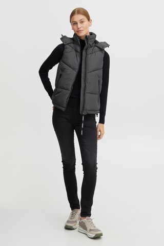 Oxmo Bodywarmer 'Juliette' in Grijs: voorkant