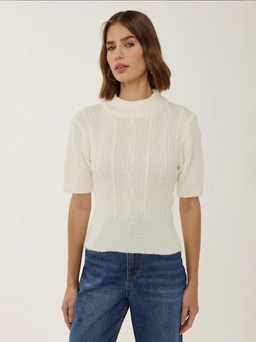 Hiccup Trui in Wit: voorkant