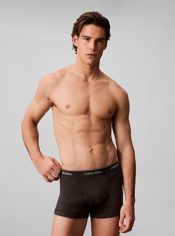 Boxeri de la Calvin Klein Underwear pe gri: față