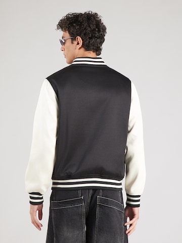 NEW ERA Övergångsjacka 'CHIBUL' i svart
