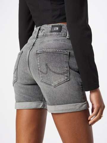 LTB Slimfit Shorts 'BECKY' in Grau