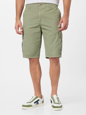 bugatti Regular Cargo Pants in Green: front