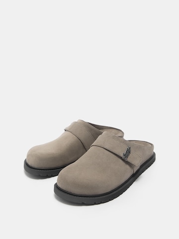 Pull&Bear Mules 'STWD' in Grey