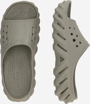 Crocs - Sapato aberto 'Echo' em cinzento