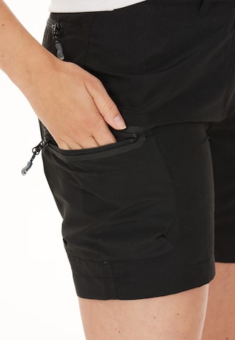 Whistler Regular Shorts 'Stian' in Schwarz