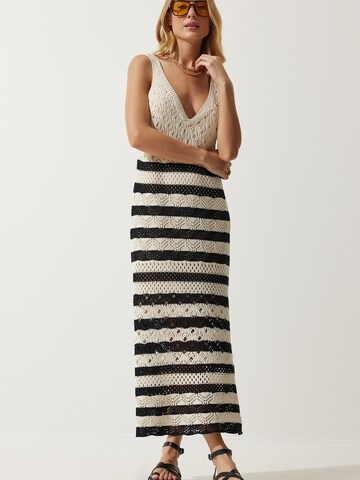 Robes en maille Happiness İstanbul en beige