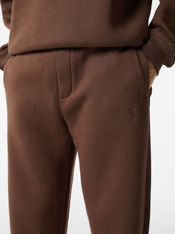 Bershka Regular Trousers in Brown