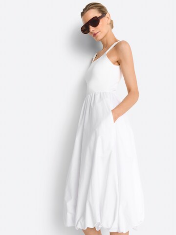 Rich & Royal - Vestido em branco