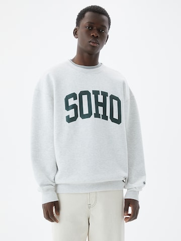 Pull&Bear Sweatshirt in Grey: front