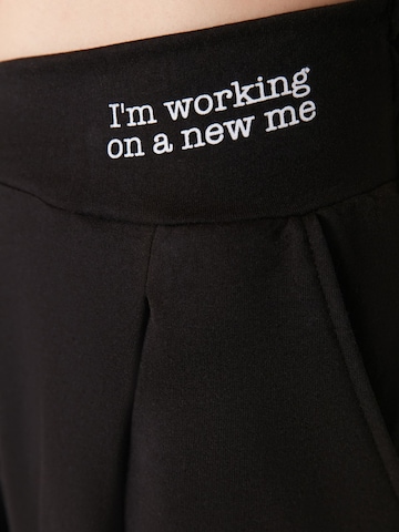 Trendyol Regular Pants in Black